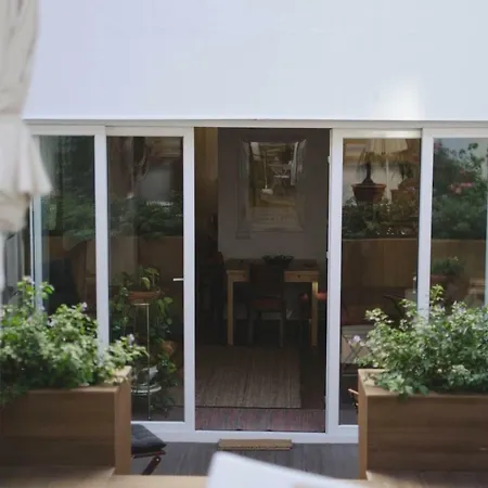 Charming In The Centre With Garden Apartment *