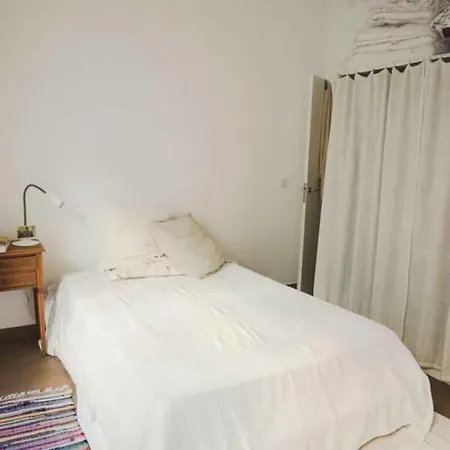 Apartment Charming In The Centre With Garden